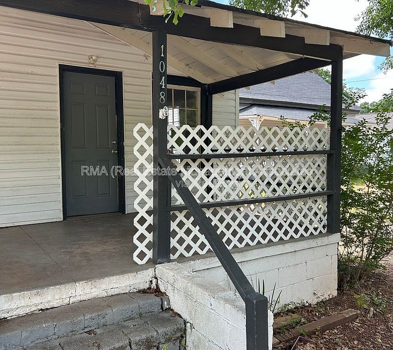 1st image of 1048 W College St