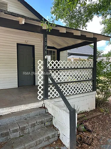 1048 W College St Photo 1