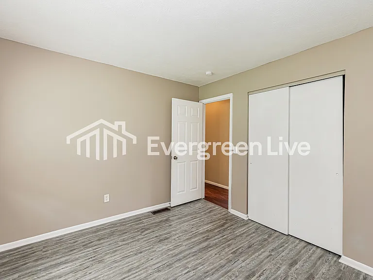 32 Valeside Dr — Photo 11