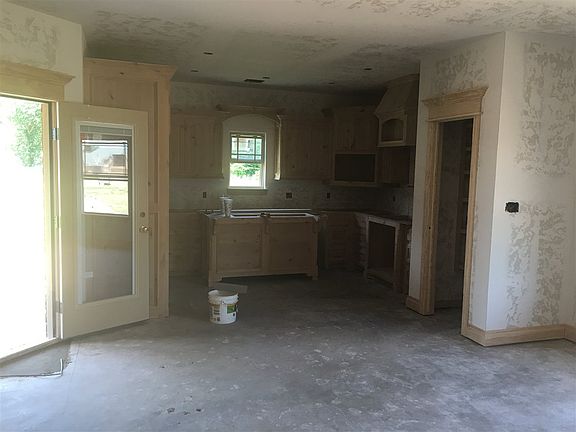 5th image of 1215 NE Baybrook Dr