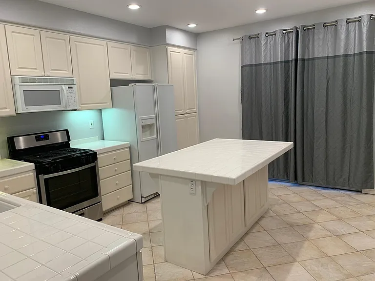 8 Warmspring Ln — Photo 9