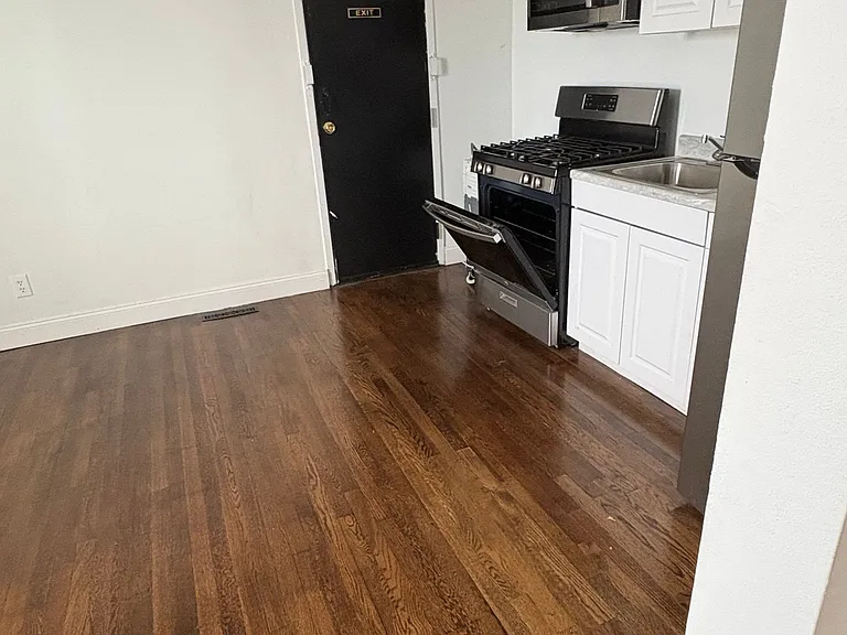 91 Maccorkle Ave SW — Photo 7