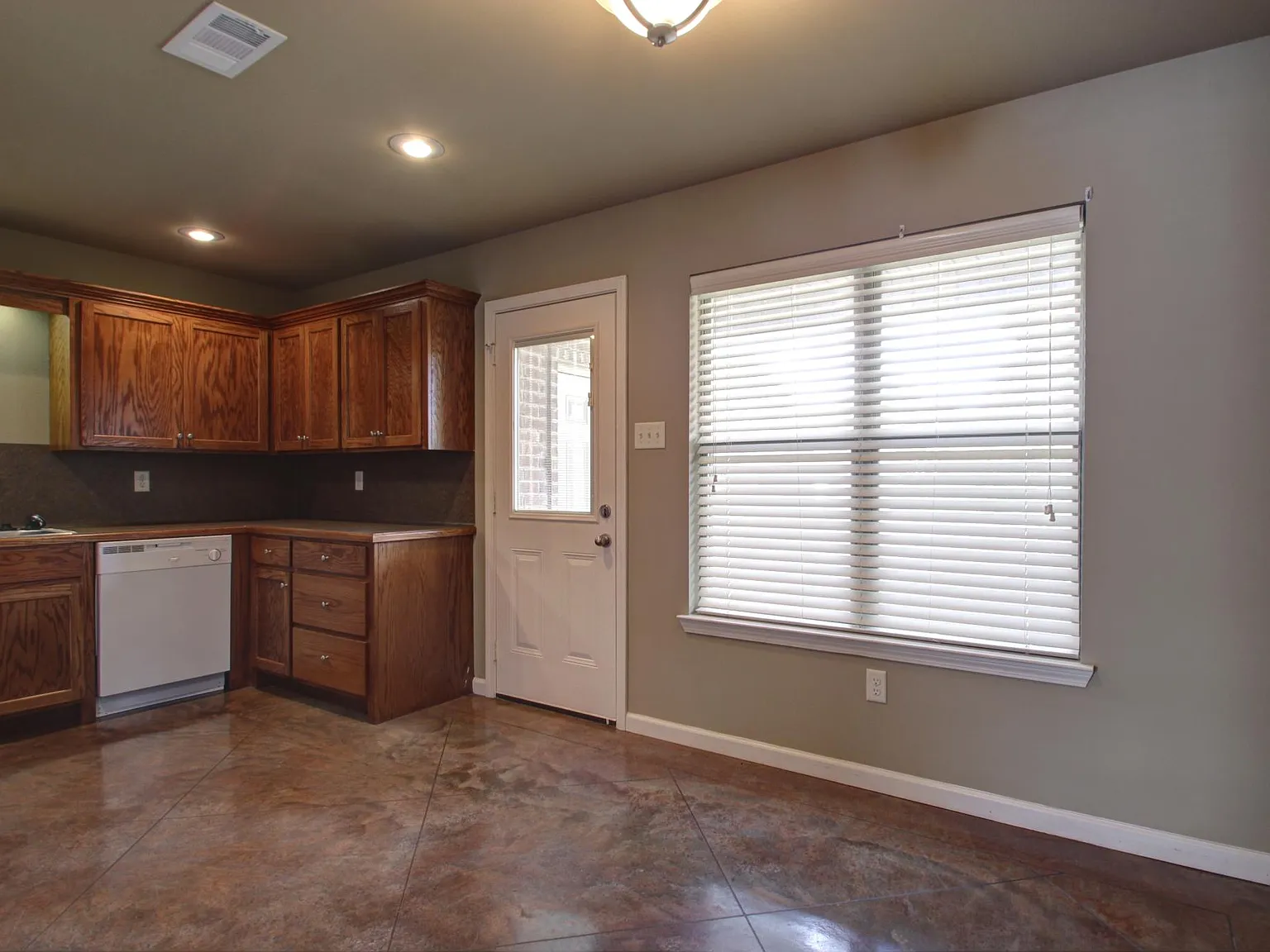 3101 north first st — Photo 3