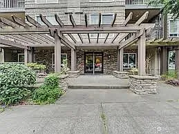 3015 SW Avalon Way #305 — Photo 2