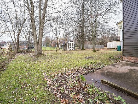 4th image of 14030 Summit Ave
