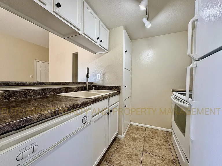 1620 N Wilmot Rd #F234 — Photo 6
