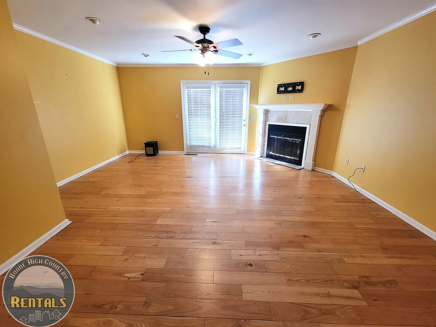 Charming 2BR/1.5BA Townhome Near the Greenway! — Photo 3