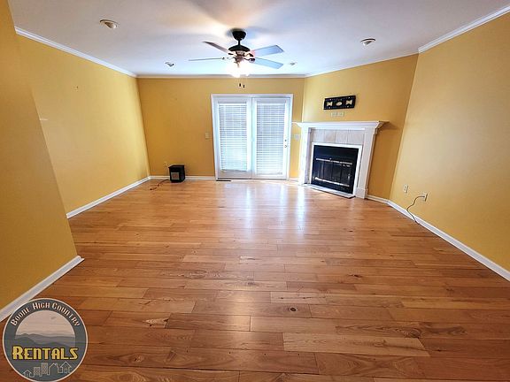 3rd image of 1254 Camelot Ct NE