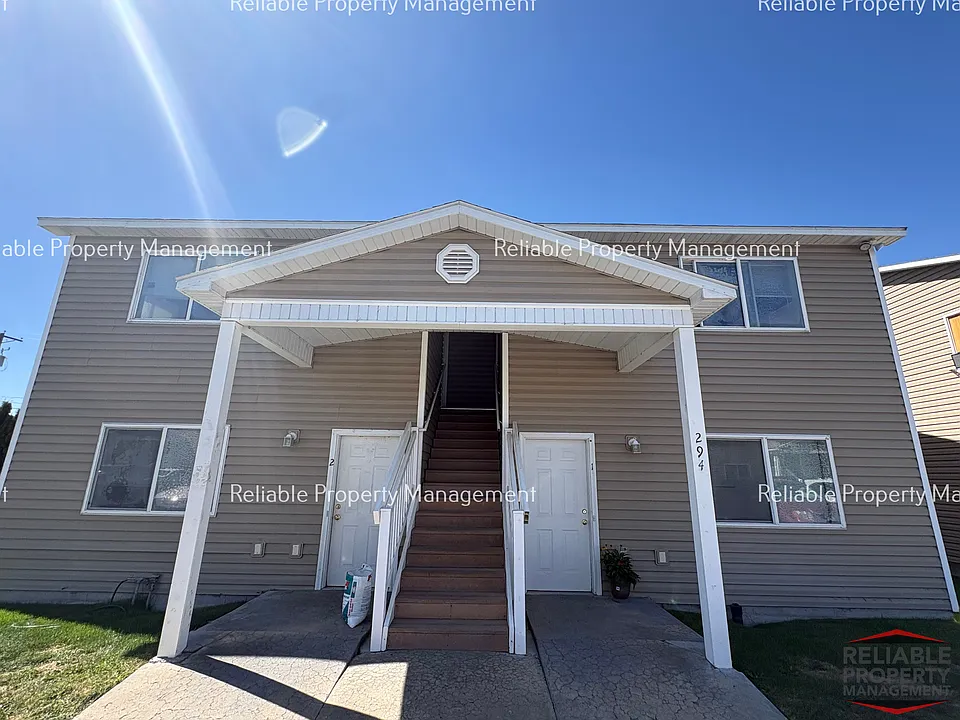 294 W Anderson St #4
