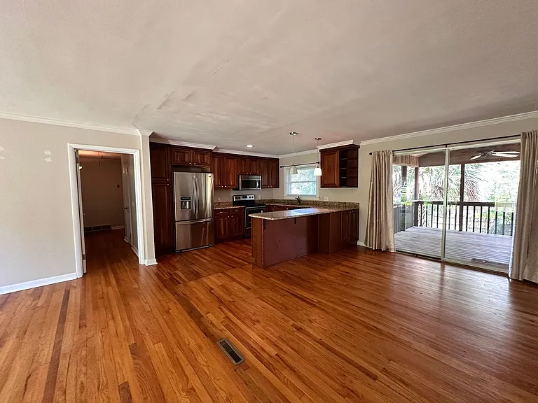 3221 Foxhall Rd — Photo 6