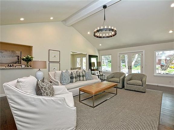 3rd image of 1318 Wilderness Dr