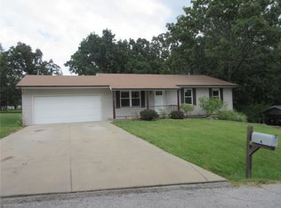 4 Cottage Cir, O'Fallon, MO 63366