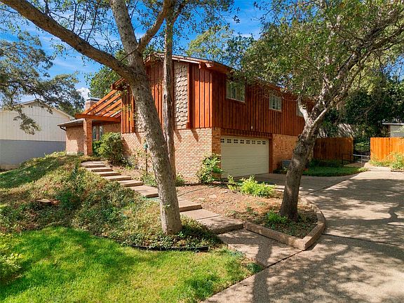 3rd image of 2624 Eldridge Ln