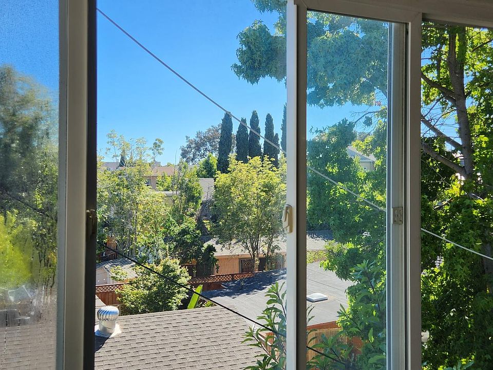 Partial view, living room