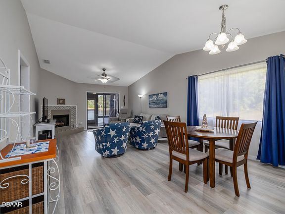 3rd image of 210 Lemon Tree Ln #210J