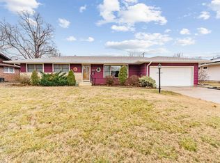 1010 Manor Rd, Salina, KS 67401