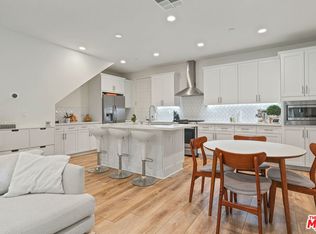 19541 W Astor Pl, Northridge, CA 91324