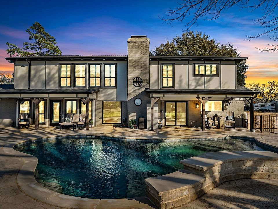 1st image of 825 Estates Dr