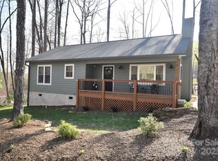 515 Twinbrook Ln, Maggie Valley, NC 28751