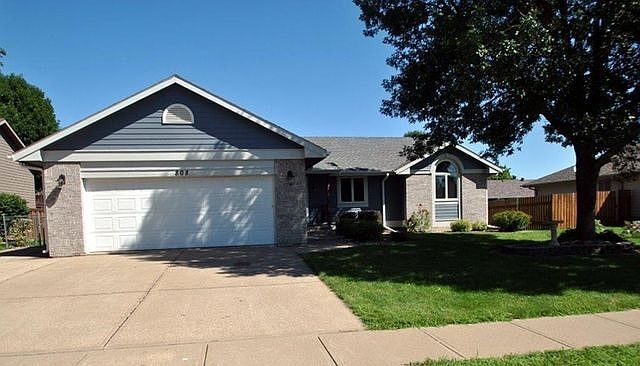 Pending: 808 E 21St, Yankton, SD 57078