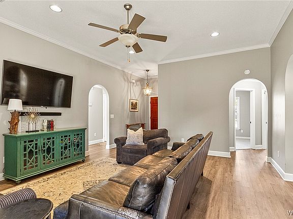 5th image of 3111 Palmetto St