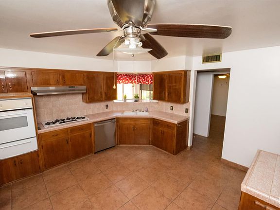 4th image of 2516 S Tangerine St