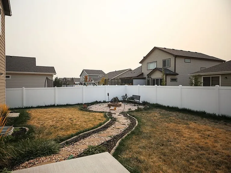 6987 Sumner St — Photo 36