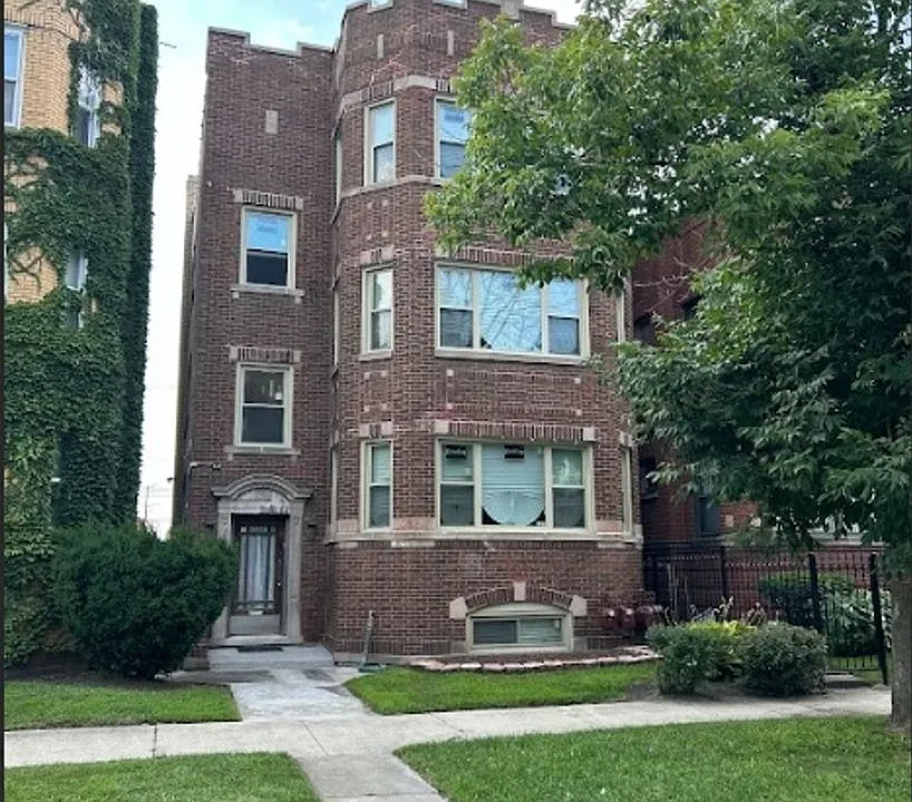 7730 S Cornell Ave #3