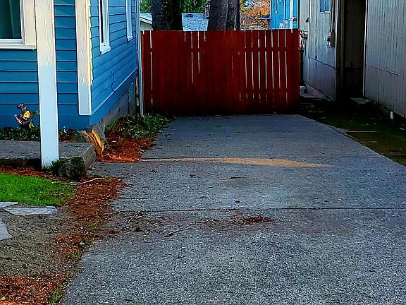 3rd image of 167 W Hereford St