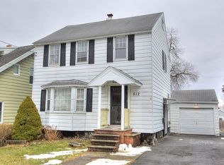 512 Kenwick Dr, Syracuse, NY 13208