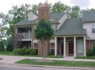 33 N Squirrel Rd, Auburn Hills, MI 48326