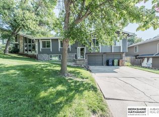 403 Kountze Memorial Dr, Bellevue, NE 68005
