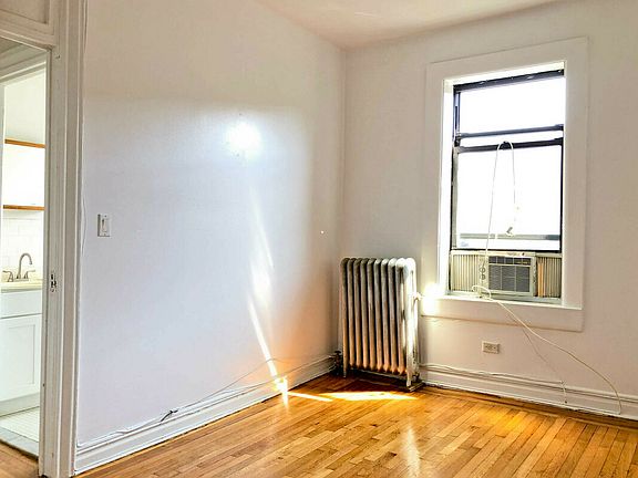 3rd image of 735 W 183rd St #5C