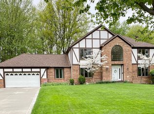 608 Hanford Dr, Highland Heights, OH 44143