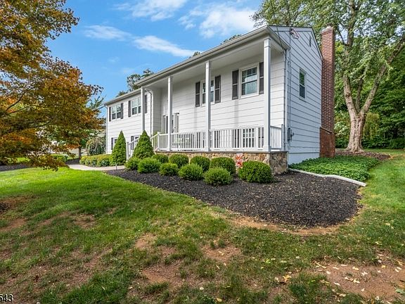 3rd image of 8 Beechwood Rd
