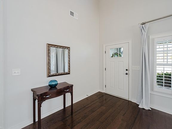 5th image of 4576 Riverview Dr