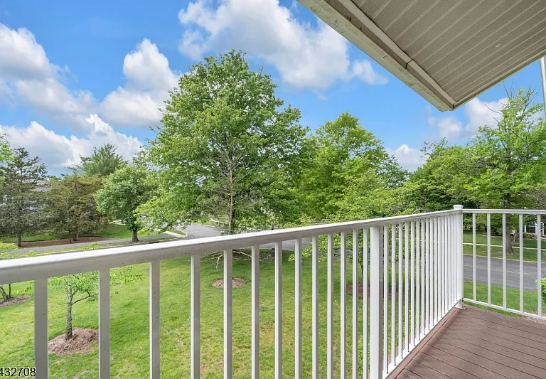 93 Caitlin Ct — Photo 17