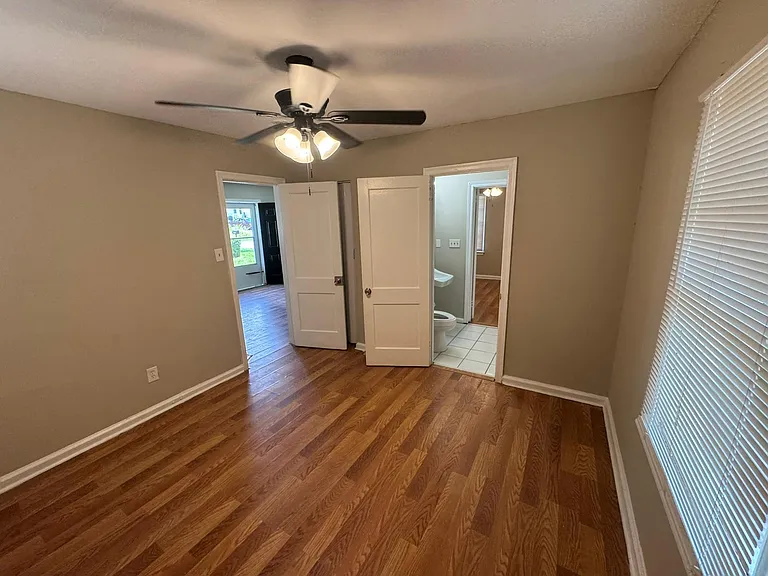 1073 Haywood Rd — Photo 4