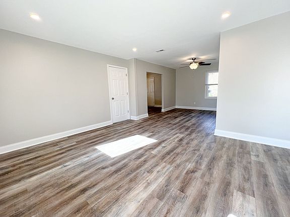 2nd image of 215 Hallbrook Dr