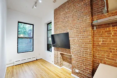 Rented by Best Apartments North Inc