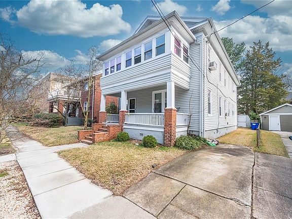 3rd image of 1015 Woodrow Ave