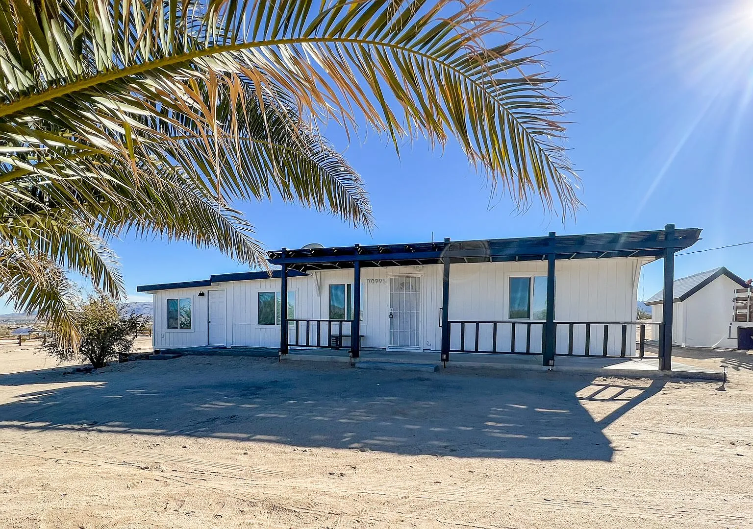 Newly Remodeled 3 Bedroom House on 5 Acres — Photo 1