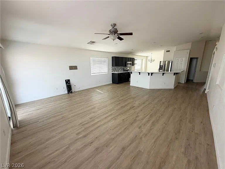 374 Yacht Ave — Photo 2