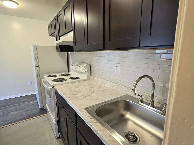 1814 Williamsburg Rd #10 — Photo 8