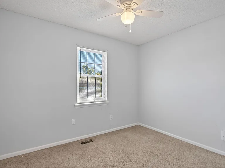 4718 Greenlaw Dr — Photo 21