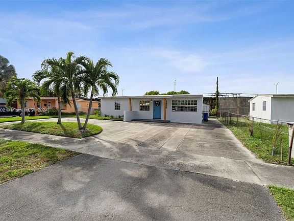 3rd image of 1806 Lauderdale Manor Dr