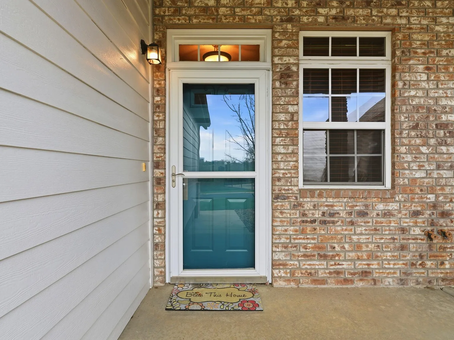 3 bed, 1683 sqft, $2,375 — Photo 2