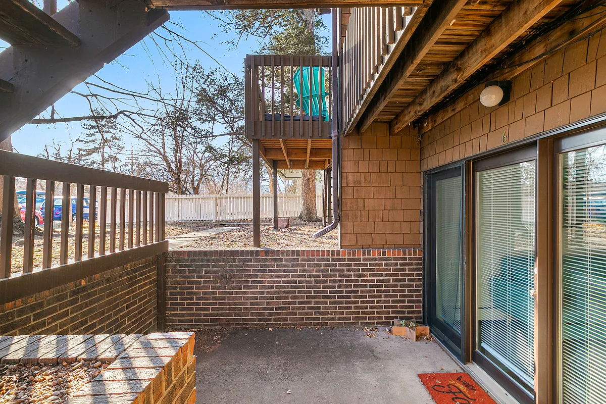 Building Photo - 2355 Grove St #6