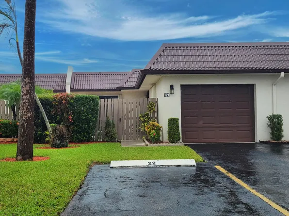 121 Lake Paula Drive, West Palm Beach, FL 33411