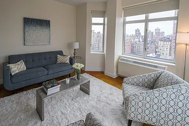 Rented by New York Casas Ltd.